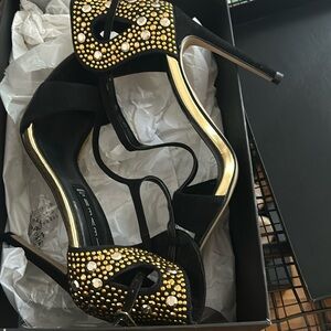Steve Madden gold /black heels sz 6.5 nwt